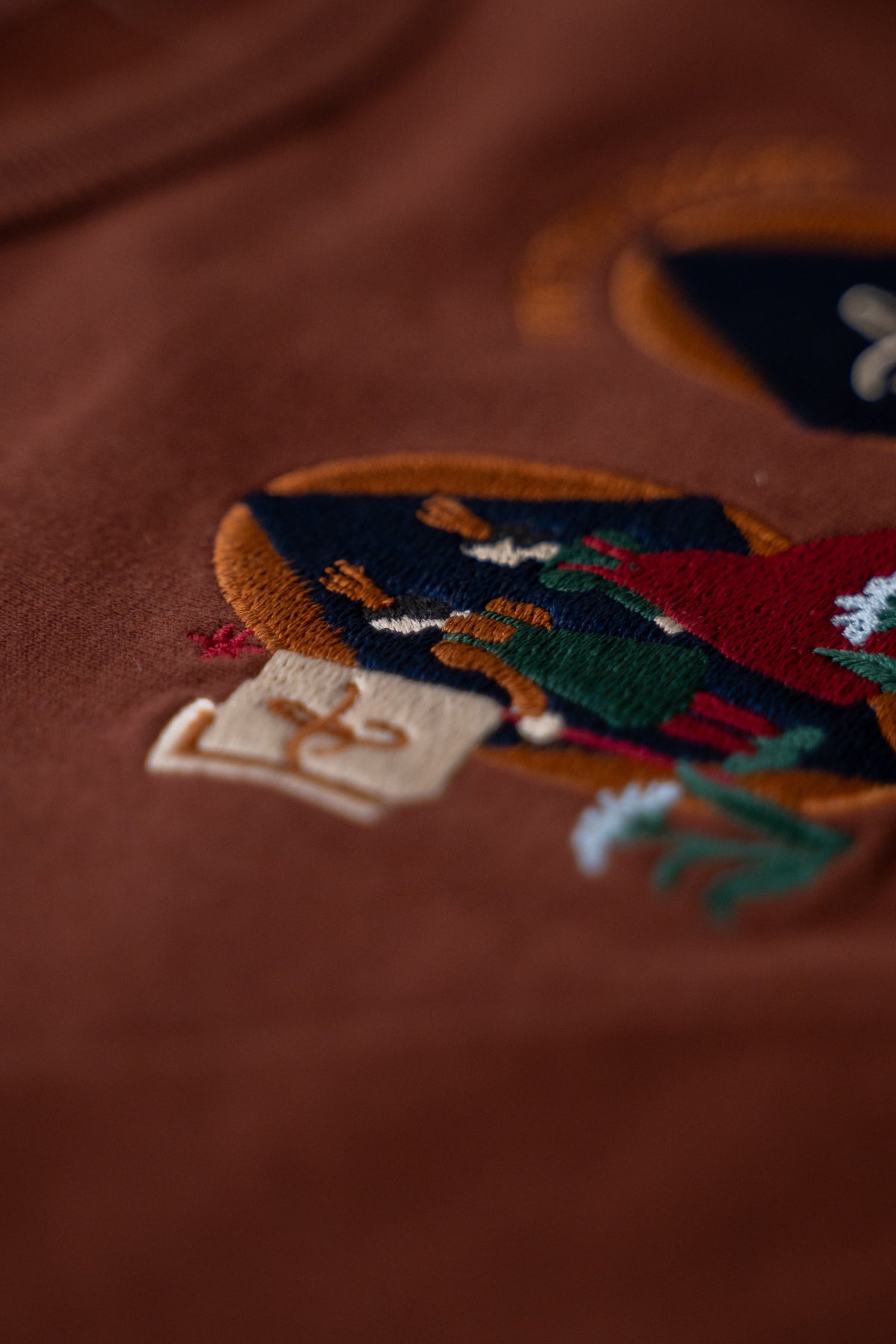 Sweatshirt - Emblems / Ram Raisin